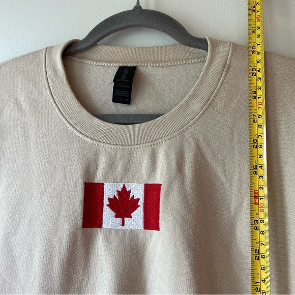 Canada Flag Beige Crewneck Sweatshirt Gildan Softstyle Unisex Large Cotton Blend - Picture 5 of 9
